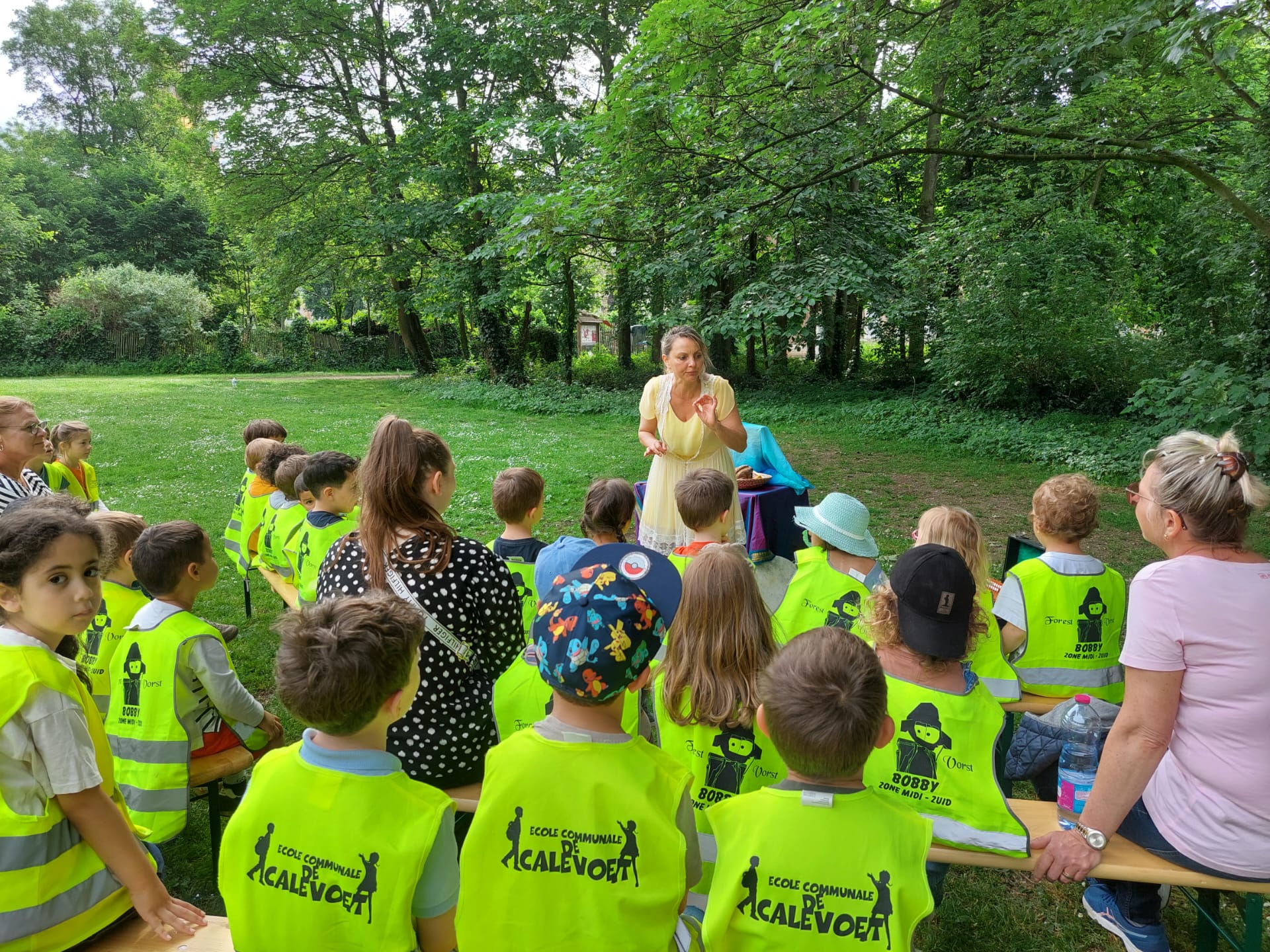 Lees meer over het artikel Brusselse scholen brengen een hele dag door op het Storytelling Festival!